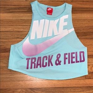 💍 Nike Track and Field Super Cute Crop Top
